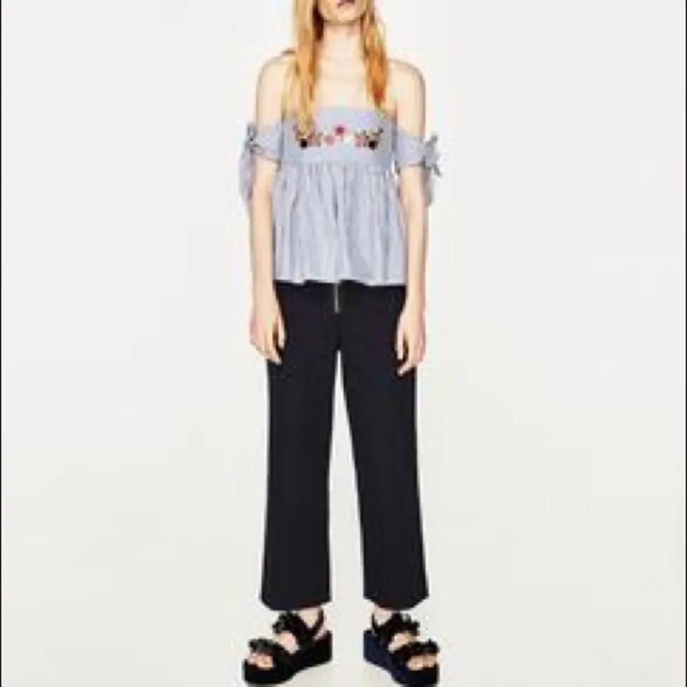 ✨TRAFALUC OFF SHOULDER STRIPED EMBROIDERY TOP✨ - Picture 4 of 8